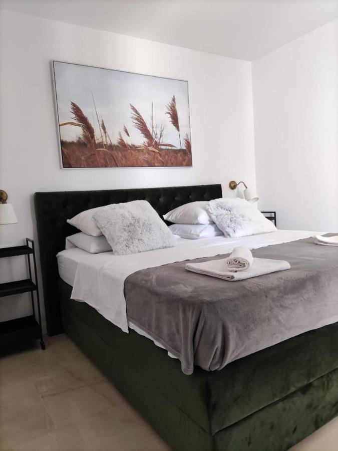 Apartament Marta 2 *